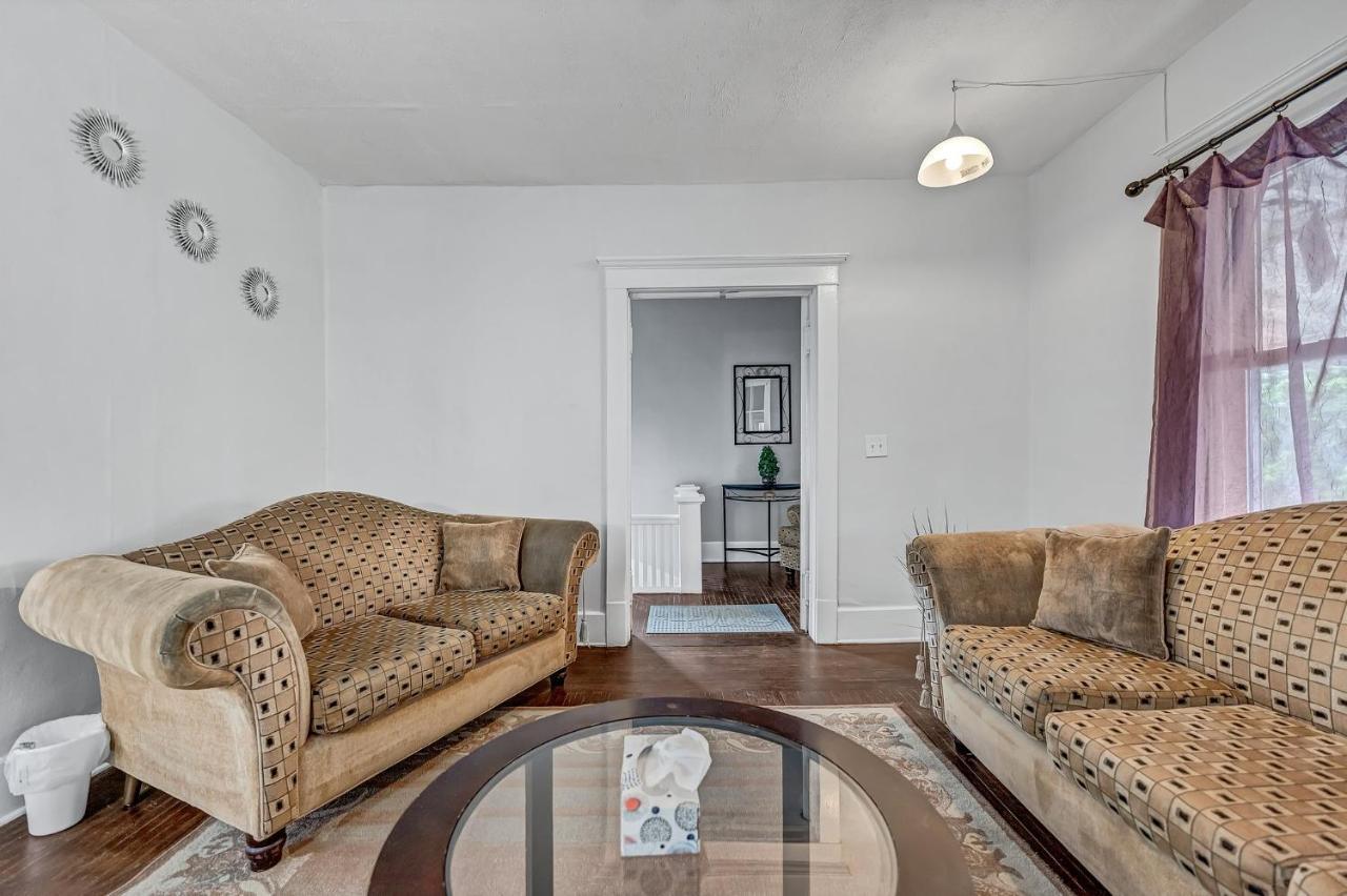 バッファロー Renovated Main Floor Large 3 Bed Houseヴィラ エクステリア 写真