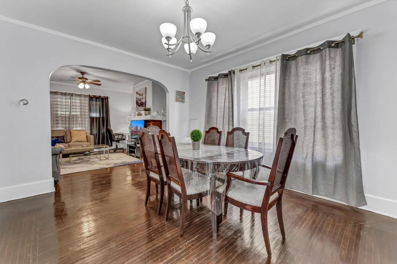 バッファロー Renovated Main Floor Large 3 Bed Houseヴィラ エクステリア 写真