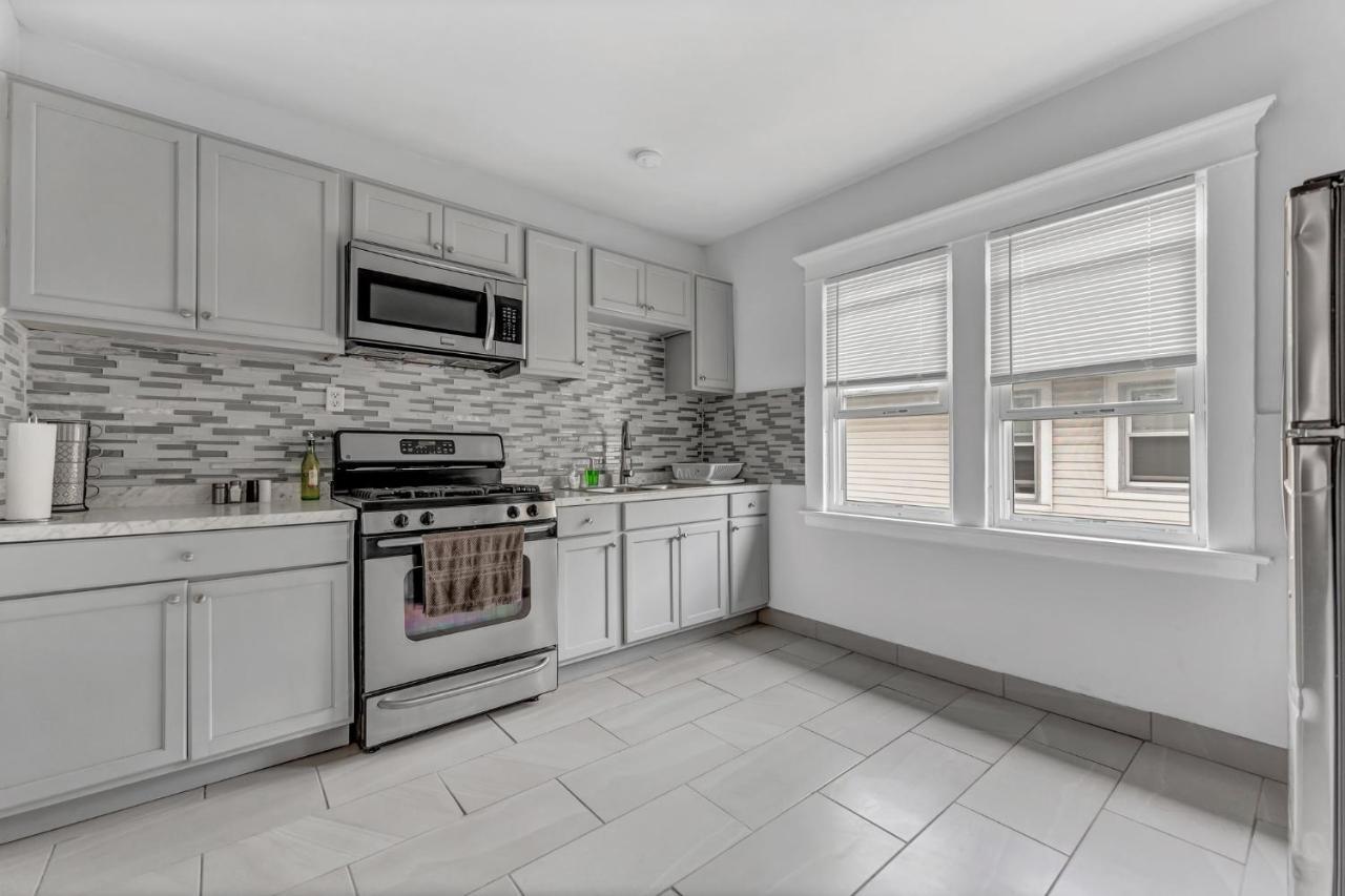 バッファロー Renovated Main Floor Large 3 Bed Houseヴィラ エクステリア 写真