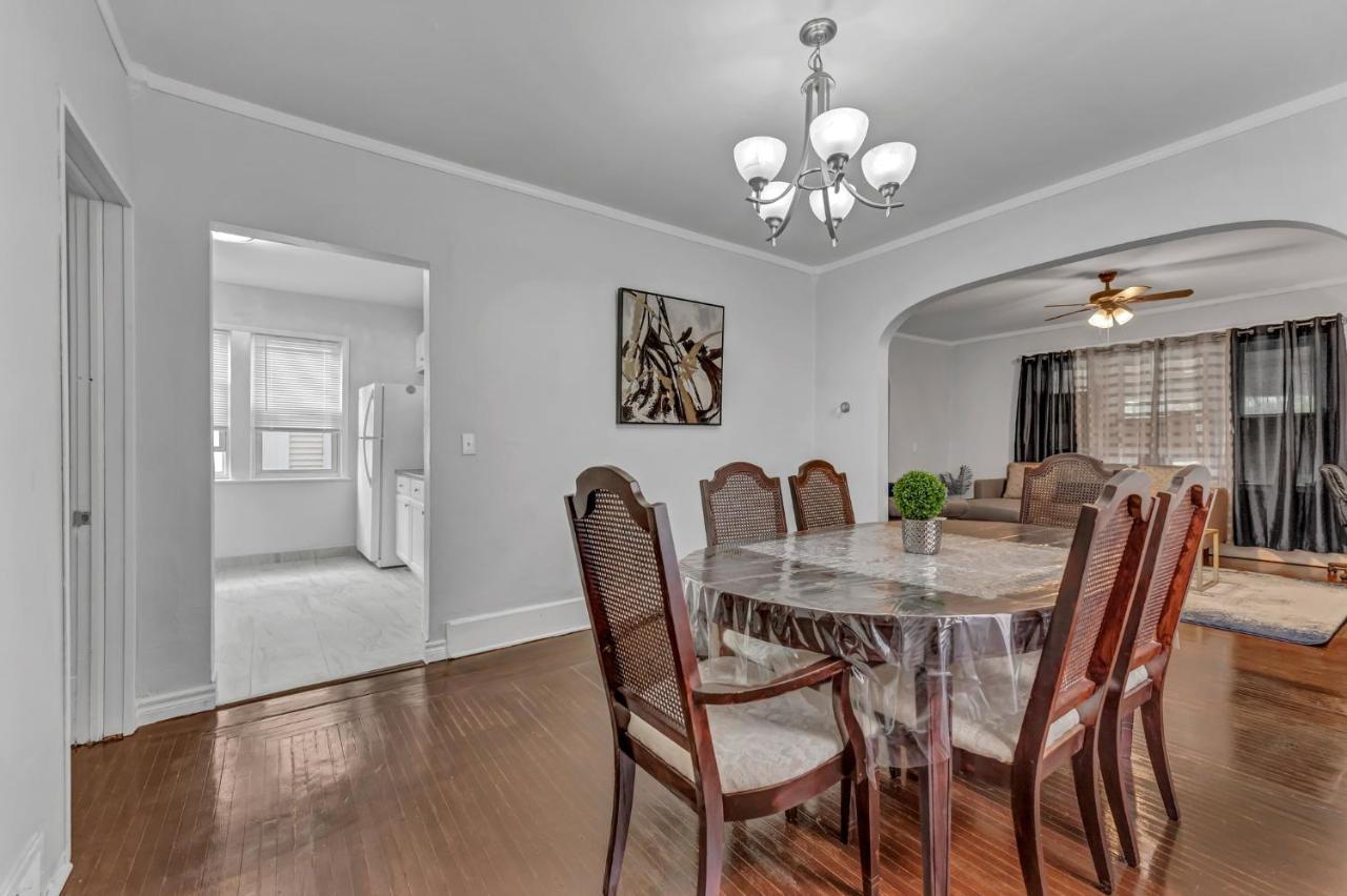 バッファロー Renovated Main Floor Large 3 Bed Houseヴィラ エクステリア 写真