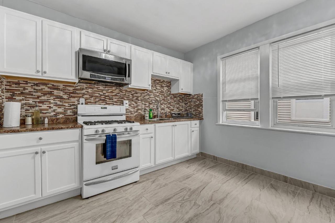 バッファロー Renovated Main Floor Large 3 Bed Houseヴィラ エクステリア 写真
