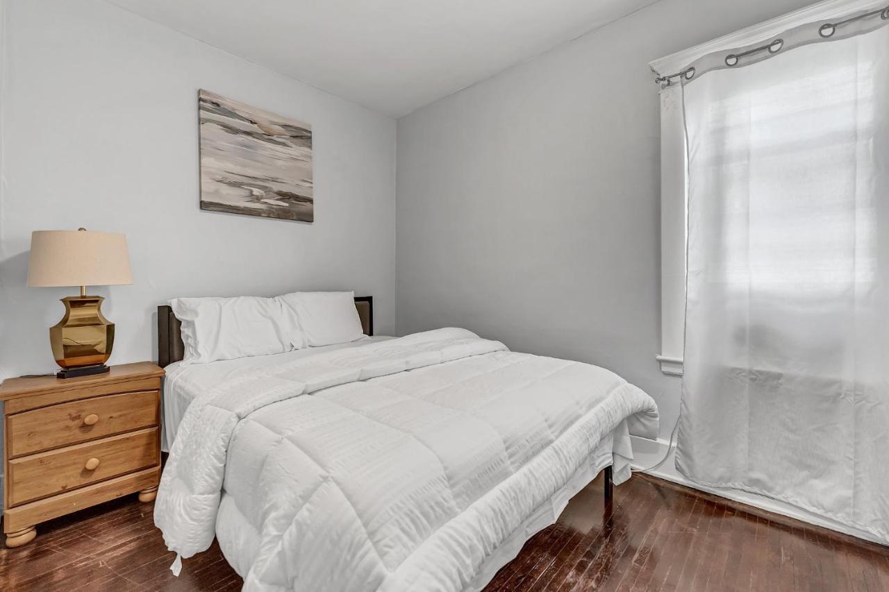 バッファロー Renovated Main Floor Large 3 Bed Houseヴィラ エクステリア 写真