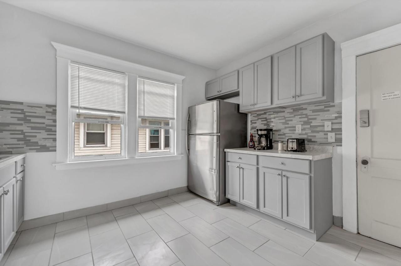 バッファロー Renovated Main Floor Large 3 Bed Houseヴィラ エクステリア 写真